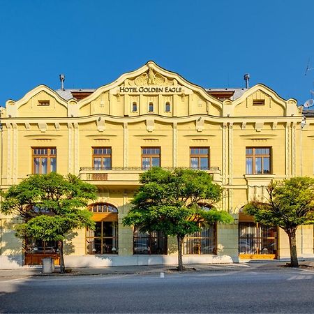 Hotel Golden Eagle Levice Extérieur photo