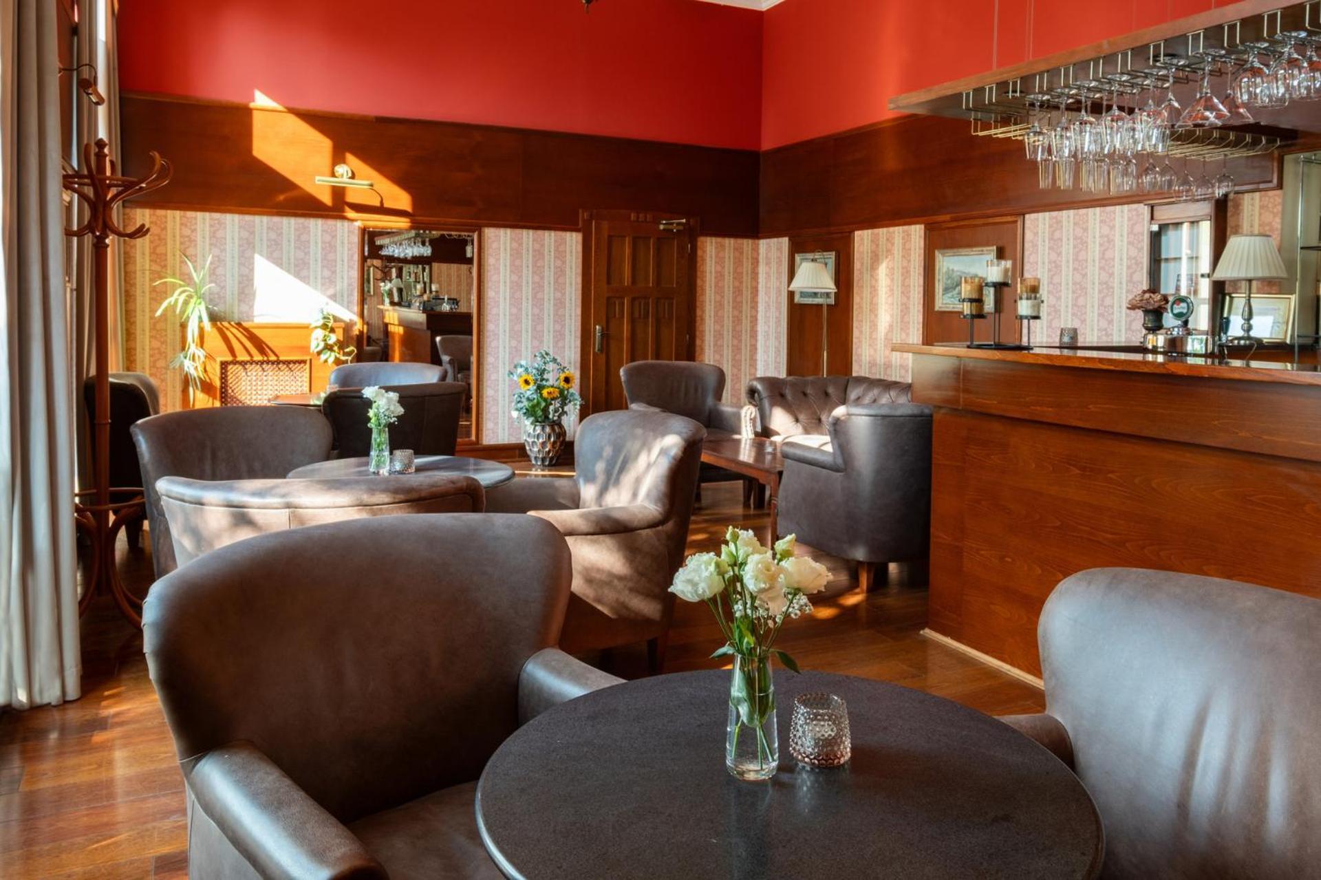 Hotel Golden Eagle Levice Extérieur photo