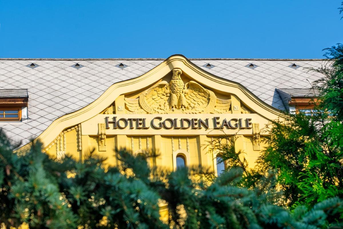 Hotel Golden Eagle Levice Extérieur photo